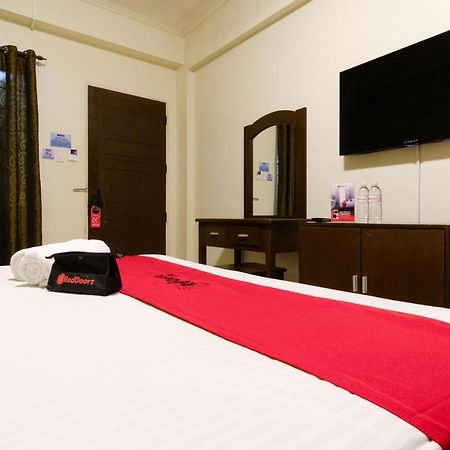 Reddoorz Plus Near Mendoza Park Puerto Princesa Luaran gambar