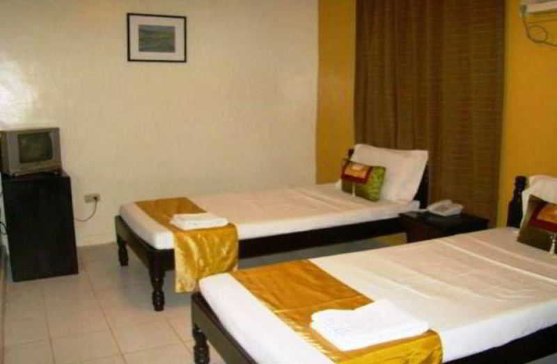 Reddoorz Plus Near Mendoza Park Puerto Princesa Luaran gambar