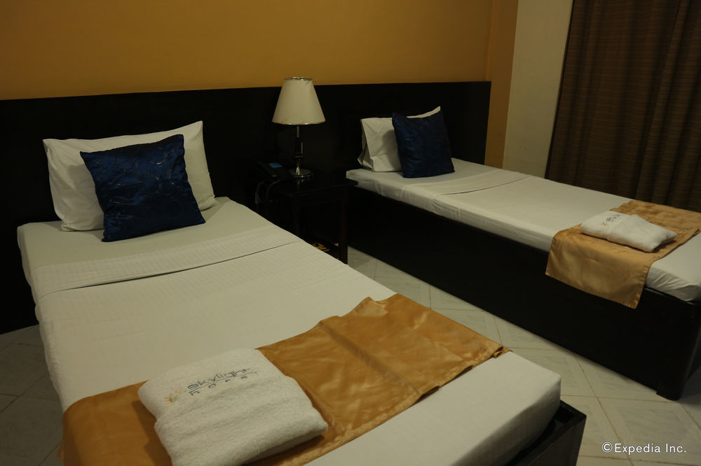 Reddoorz Plus Near Mendoza Park Puerto Princesa Luaran gambar