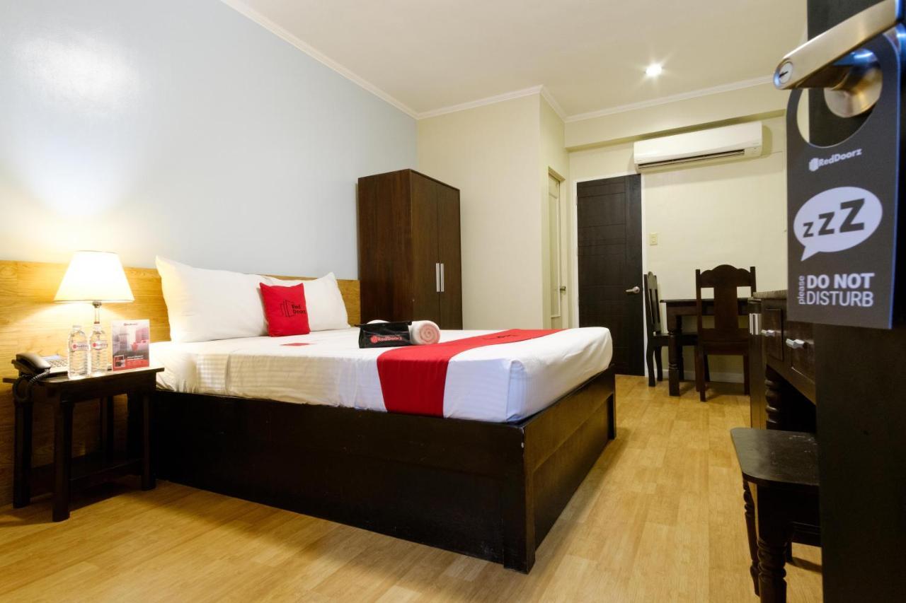 Reddoorz Plus Near Mendoza Park Puerto Princesa Luaran gambar