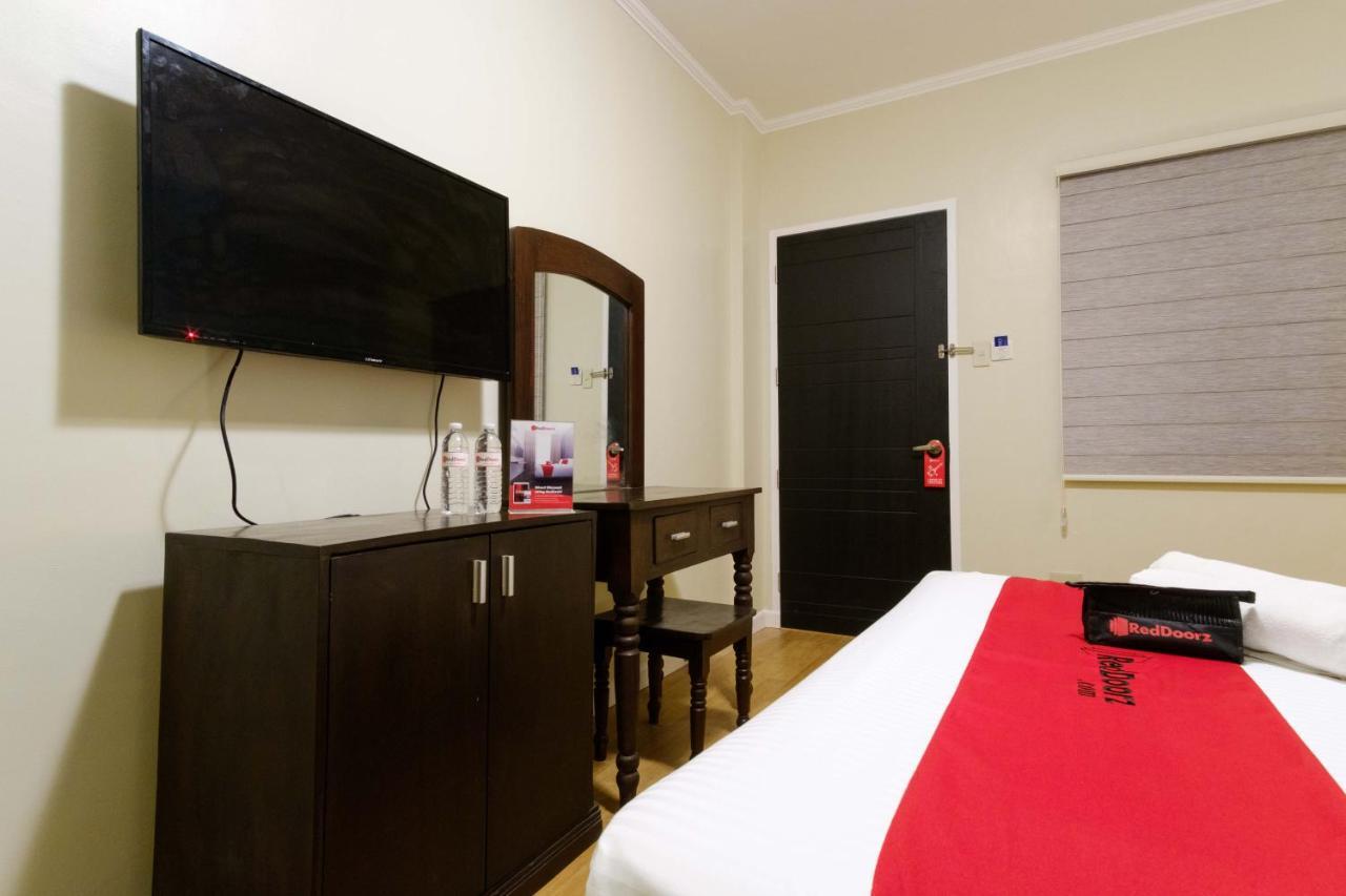 Reddoorz Plus Near Mendoza Park Puerto Princesa Luaran gambar