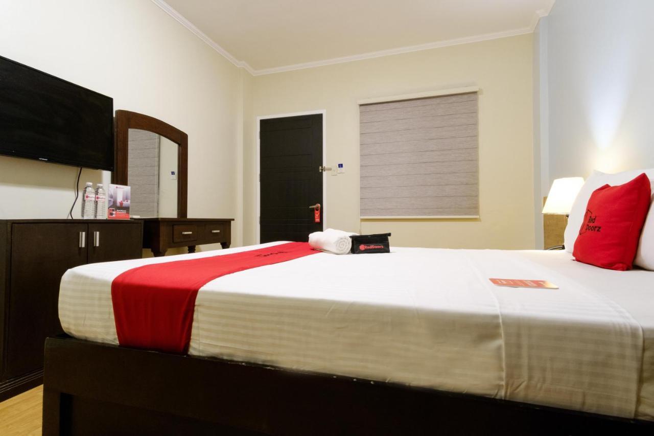 Reddoorz Plus Near Mendoza Park Puerto Princesa Luaran gambar