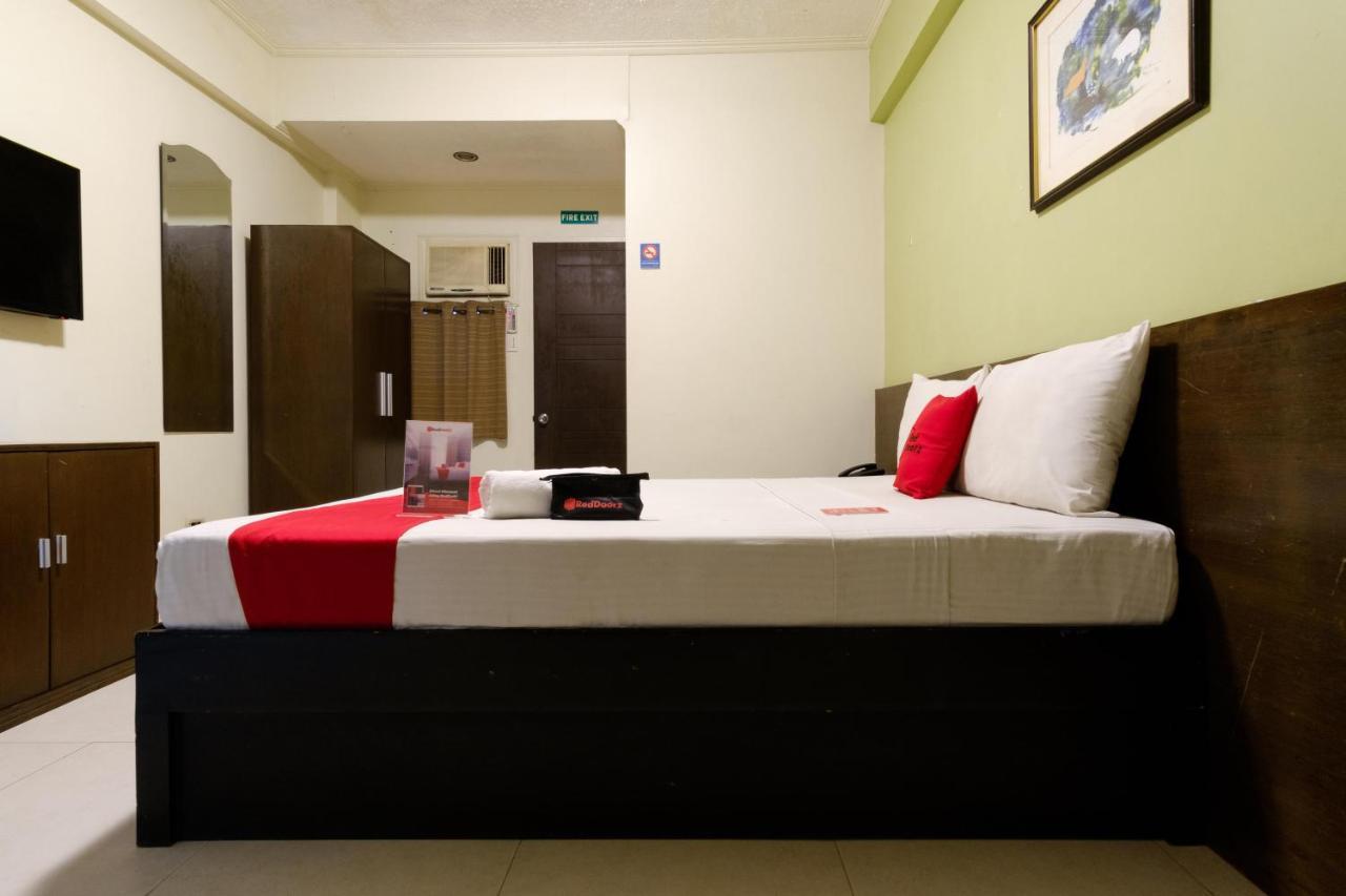 Reddoorz Plus Near Mendoza Park Puerto Princesa Luaran gambar